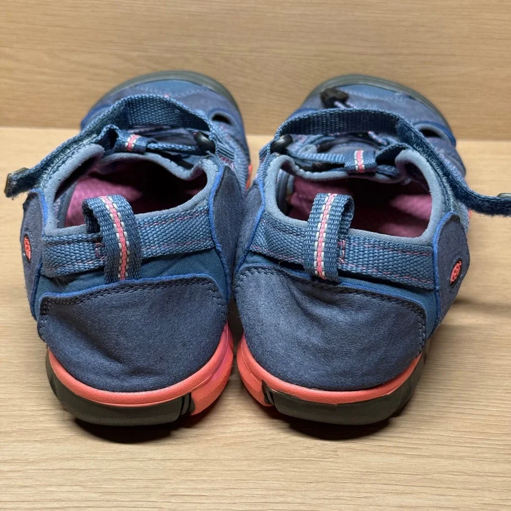 KEEN Youth Hiking Sandals‎ Size 5 Blue Pink Waterproof Outdoor Sport
